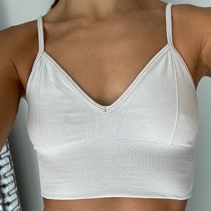 AloYoga Crop top/ sports bra in Lilac Small